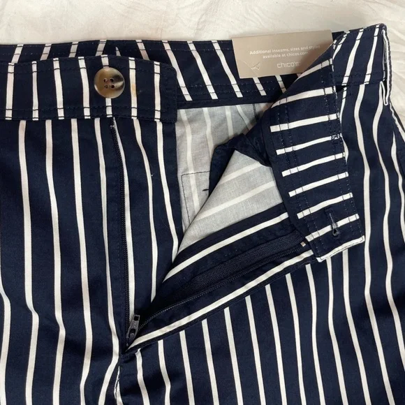 Chico’s navy and white stripes cotton wide leg crop stretch pants women’s size 6 - Picture 4 of 17